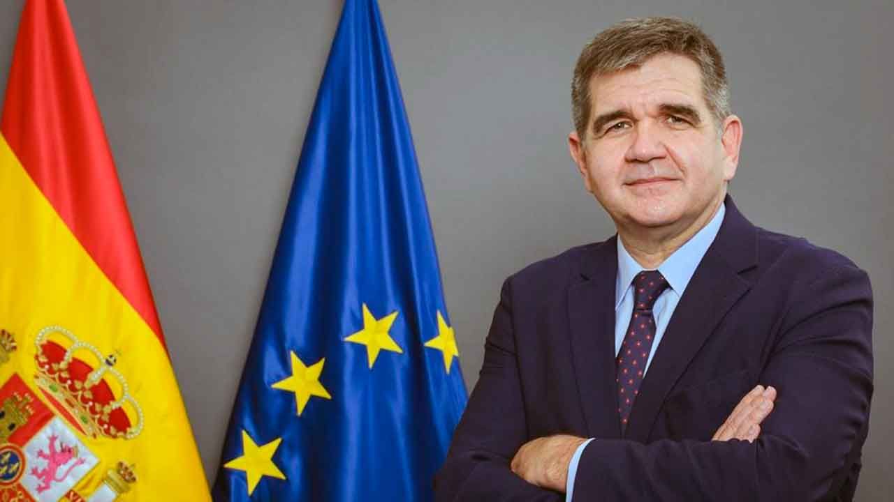 El embajador en Argentina admite que el Gobierno aplica de forma «expansiva» la ‘ley de nietos’ para dar la nacionalidad