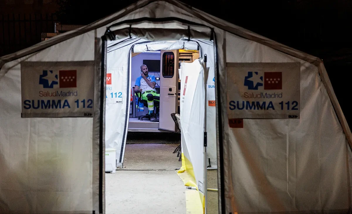 Noche de guardia con los médicos bajo un incendio