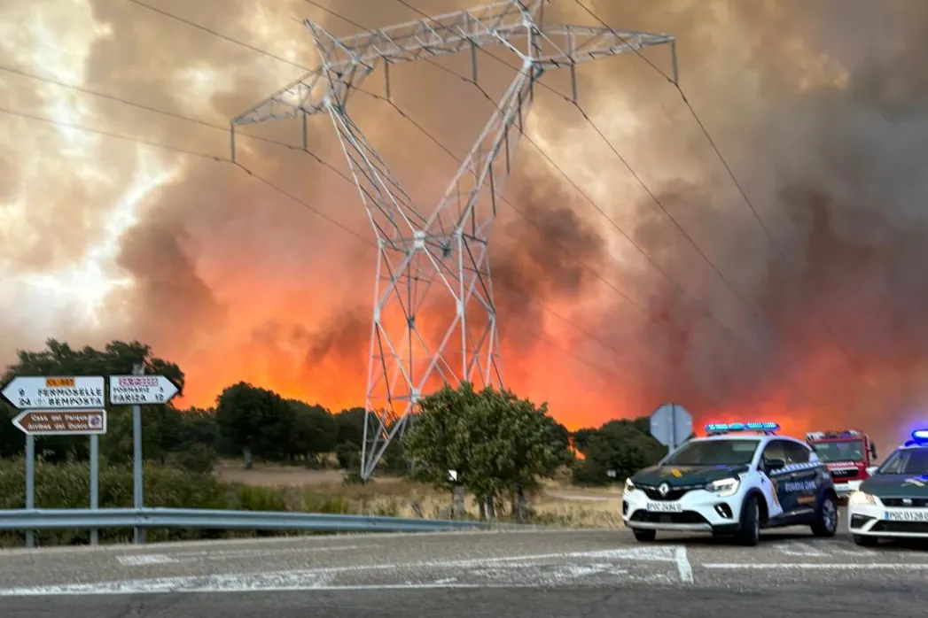 Preocupan dos incendios en Extremadura mientras mejora la situación en el de Fermoselle, en Zamora – El Mundo