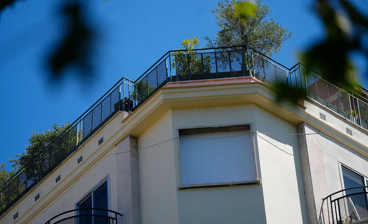 El novio de Ayuso pone a la venta un segundo piso por 1,6 millones y Más Madrid denunciará por malversación el ático de Chamberí – El Mundo