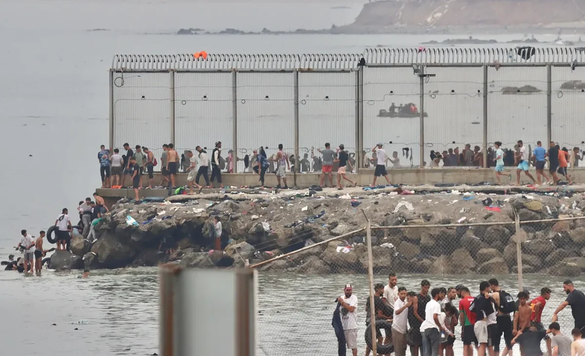 Italia suspende Schengen con España y Bruselas avisa de una posible cancelación si los irregulares llegan a la península