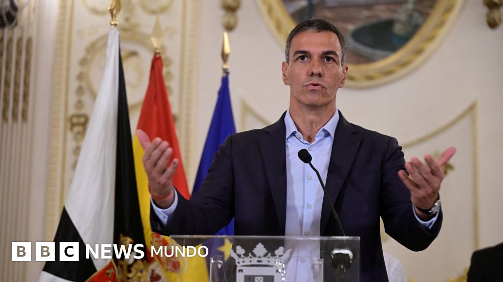 Pedro Sánchez denuncia «una violación de la integridad territorial de España» y culpa a las mafias que trafican con personas de la crisis en Ceuta
