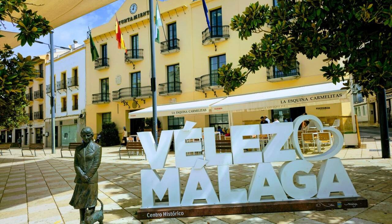Vélez-Málaga insta a limpiar y desbrozar solares para prevenir incendios – Andalucía Información