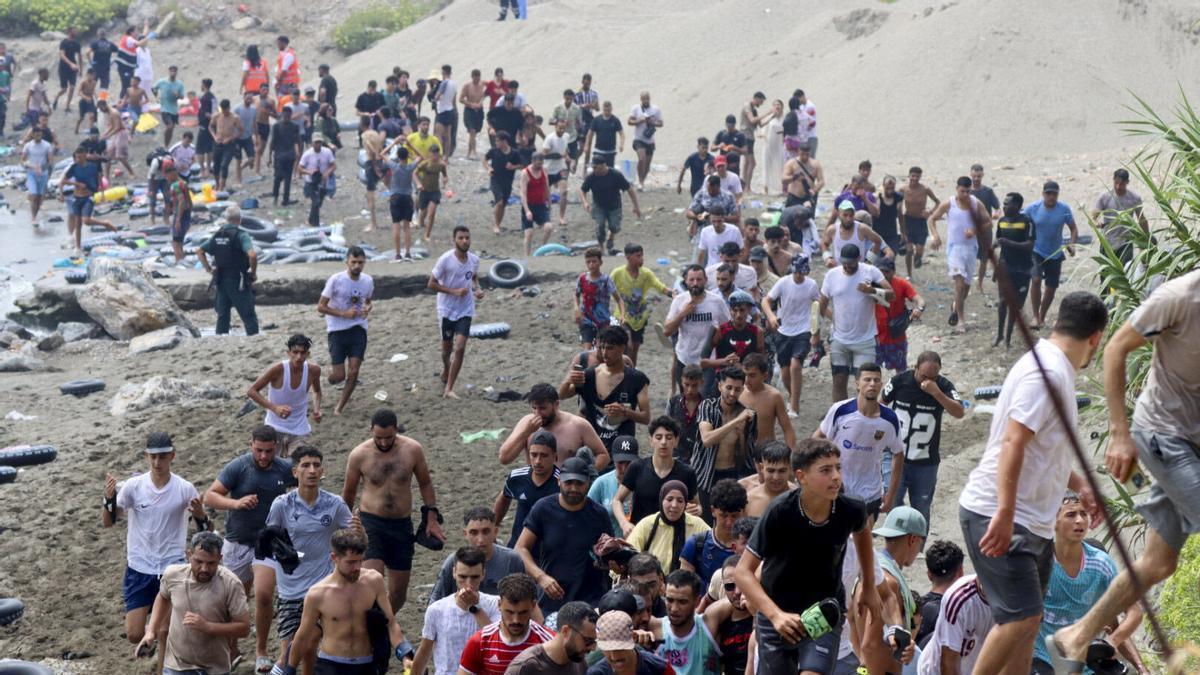 Andalucía, una frontera sur pendiente de Ceuta: «Lo que ocurre no se puede enmarcar en ningún concepto de normalidad» – El Periódico