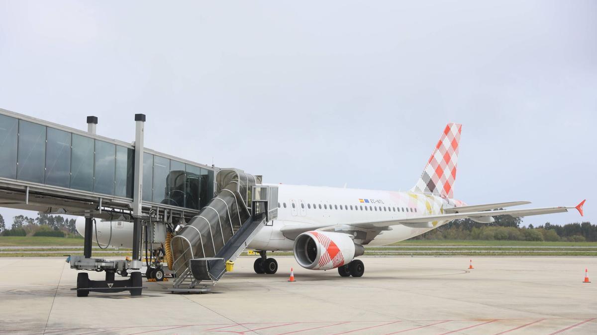 Fallece una pasajera de un vuelo entre Asturias y Tenerife – La Nueva España