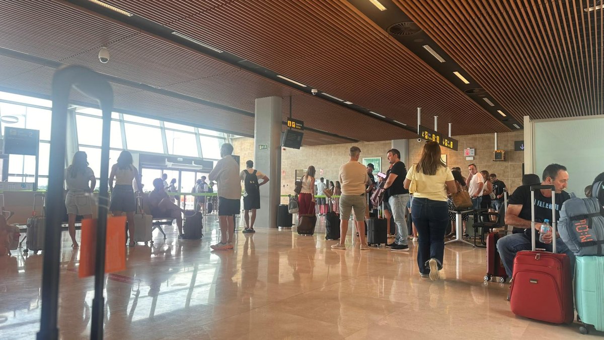 El caos ferroviario de León se traslada al aeropuerto: un avión averiado en Mallorca retrasa la conexión con Málaga – Diario de León