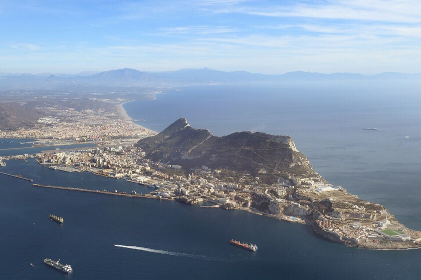 Gibraltar y Galicia están separados por 700 kilómetros, pero comparten algo: la respuesta a cómo pasamos de un idioma a otro – Xataka