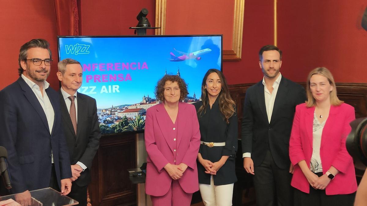 Santiago entierra la coordinación aeroportuaria en Galicia: anuncia una base de Wizz Air con 10 rutas incluyendo Roma y Varsovia – Faro de Vigo