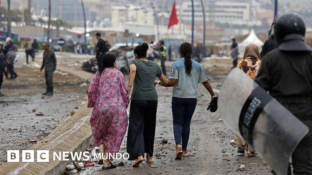 «Estamos atrapadas aquí, sin poder volver a casa»: la desesperación de los miles de migrantes que cruzaron la frontera entre Marruecos y España por Ceuta