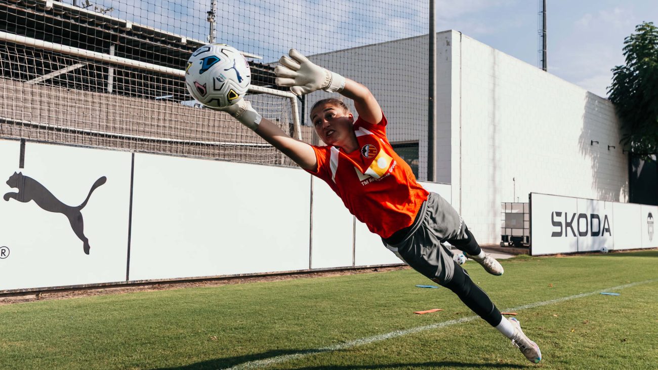 ENTRENAMIENTO DEL VALENCIA CF FEMENINO (10/08/26) – Valencia CF