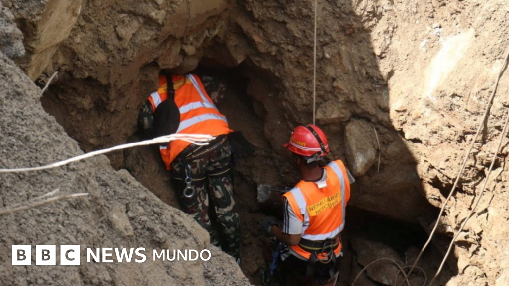 La carrera contrarreloj para salvar a más de 900 obreros de hidroeléctricas que se cree están atrapados en túneles tras la avalancha en Nepal y el Tíbet