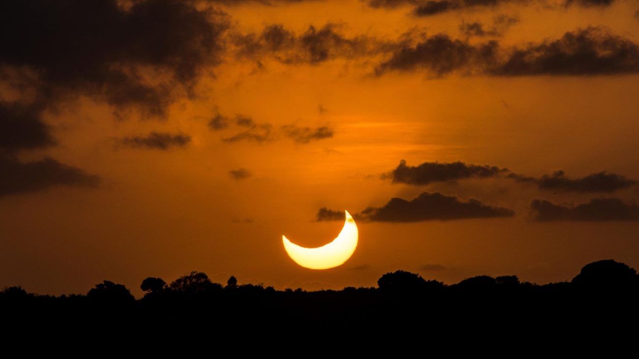 Los mejores lugares de Castilla y León para ver el eclipse: más de 70 municipios para disfrutar de este fenómeno único – El Español