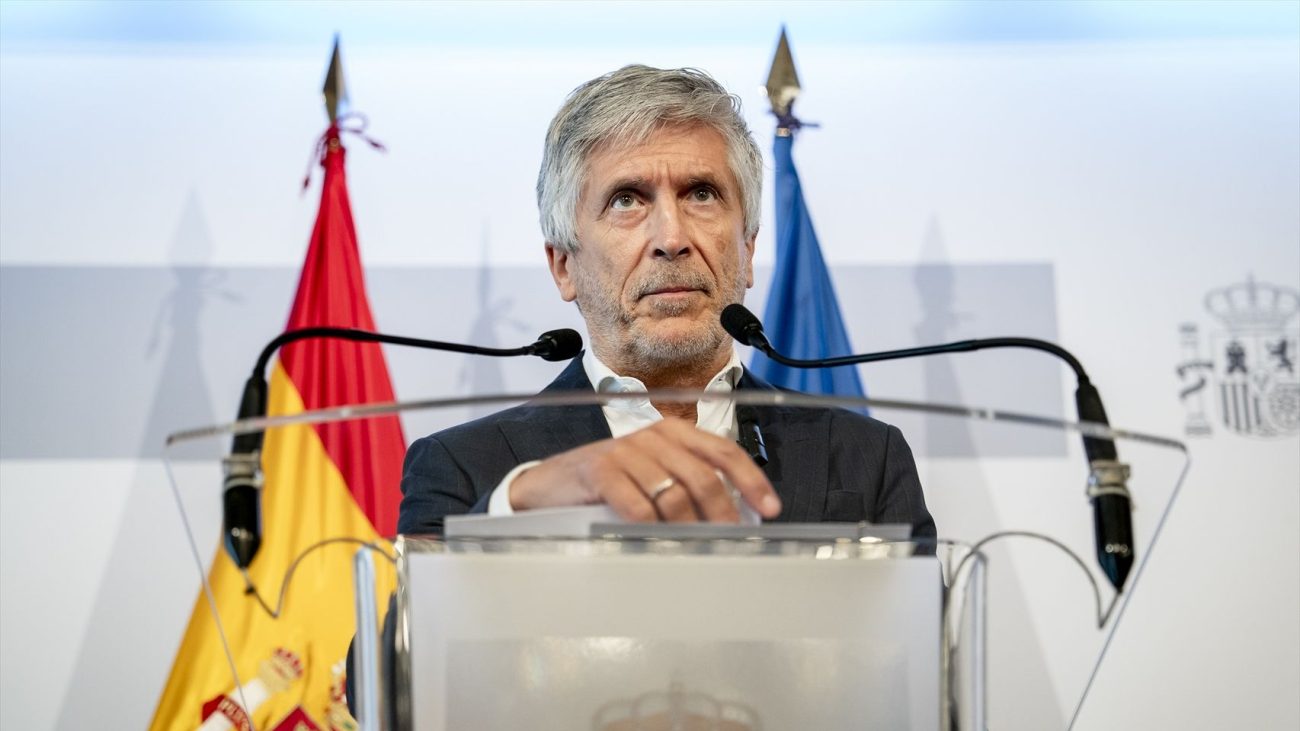 Marlaska sube a 72.000 la cifra de migrantes irregulares que entraron a Ceuta y niega la existencia de informes del CNI
