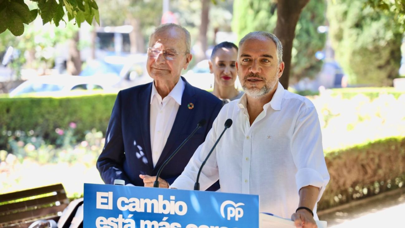 Bendodo pide a Sánchez que «salga de la playa» y comparezca en el Congreso por la crisis migratoria de Ceuta