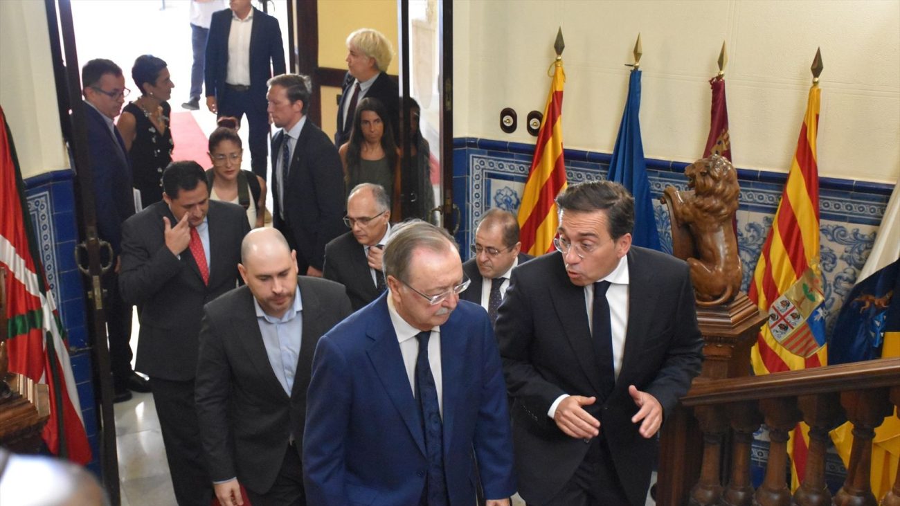 Juan Jesús Vivas: «Ceuta ha sufrido y sigue sufriendo una invasión, unas 10.000 personas aún permanecen en la ciudad»