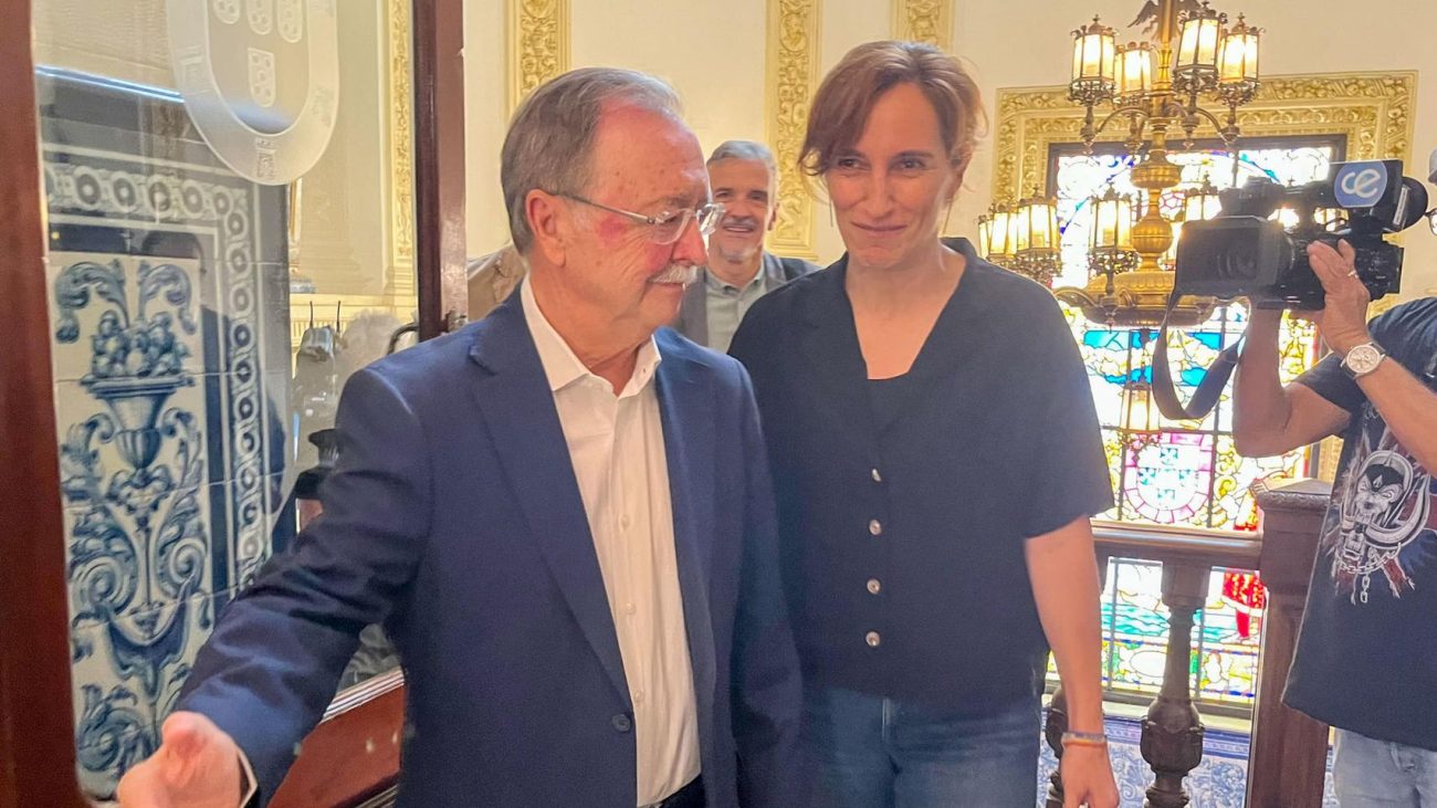 Mónica García ignora las denuncias de los médicos: «No hay un colapso sanitario en Ceuta, solo lugares tensionados»