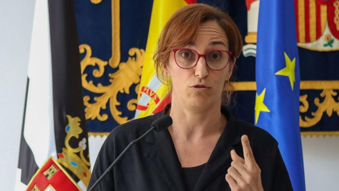 Sanidad apela a la «solidaridad» de las CCAA para suministrar vacunas a los inmigrantes que se niegan a abandonar Ceuta