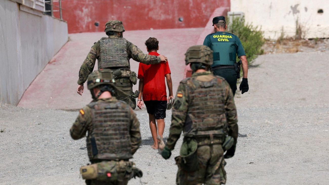 Bruselas avala que España devuelva a todos los migrantes que entraron ilegalmente en Ceuta, incluidos los menores – El Español