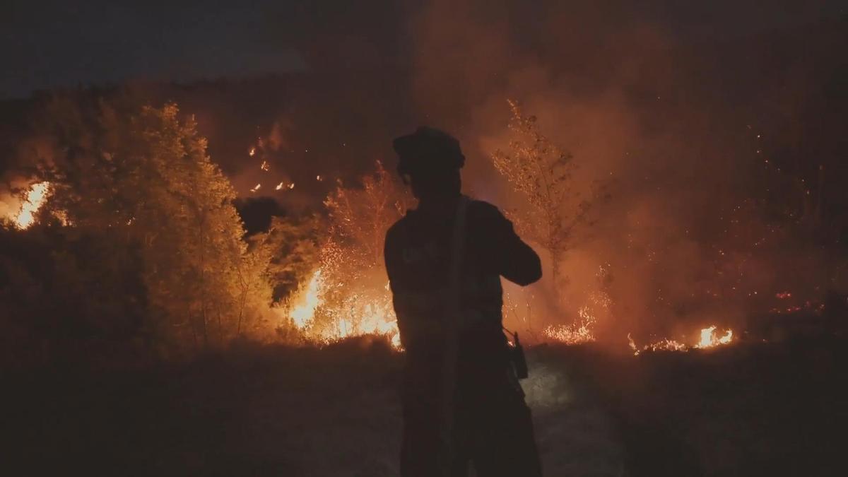 Directo | Más de un millar de efectivos hacen frente al incendio descontrolado de Las Peñas de Riglos (Huesca) que ha arrasado más de 17.000 hectáreas – El Periódico de Aragón