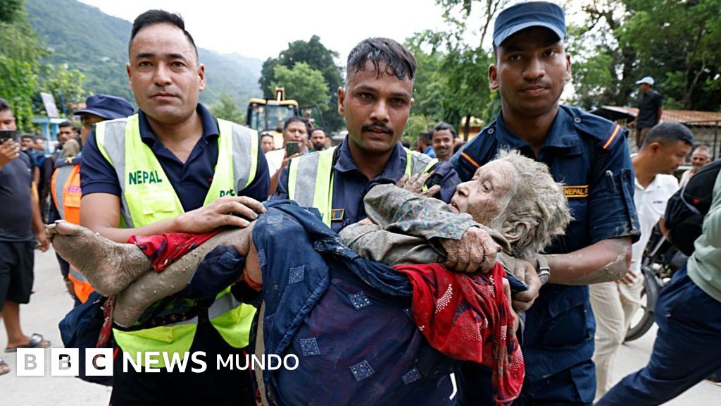Una avalancha en la frontera entre Nepal y Tíbet deja al menos 95 muertos y centenares de desaparecidos