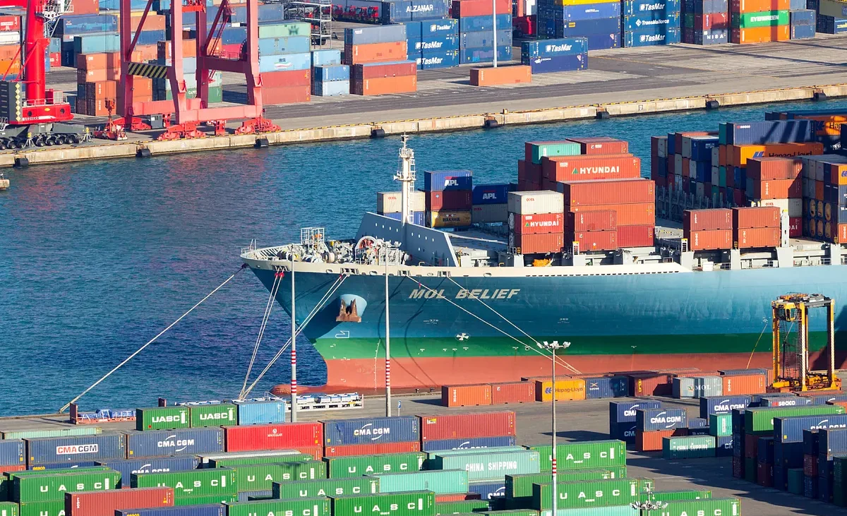 España, cada vez más dependiente de China: ya es su primer proveedor mundial