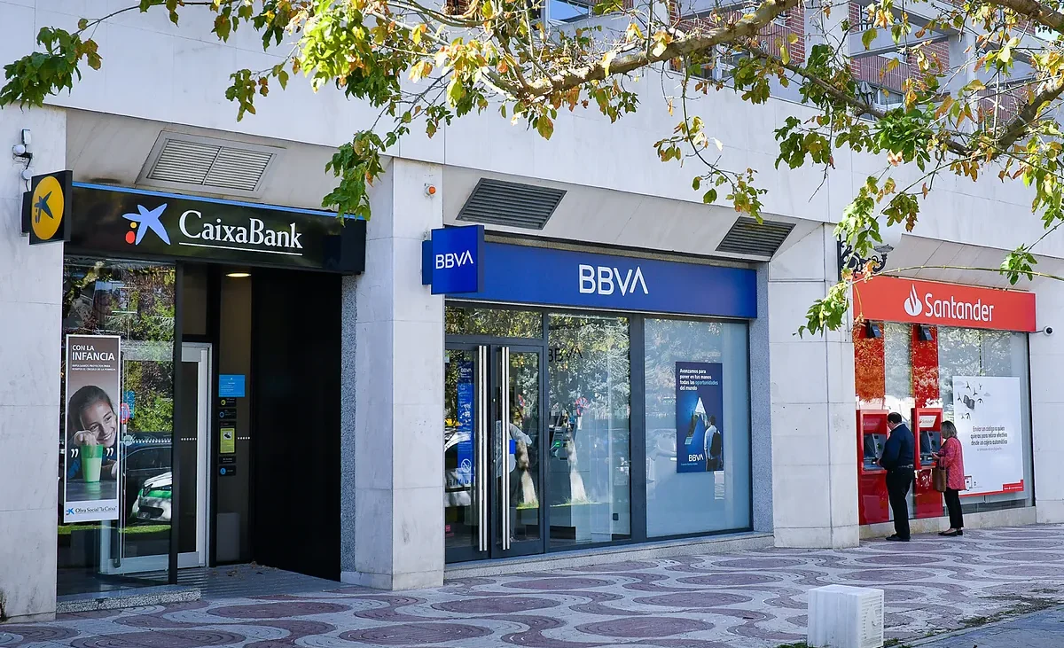 Los bancos revolucionan sus cúpulas para acelerar el negocio y desplegar la IA