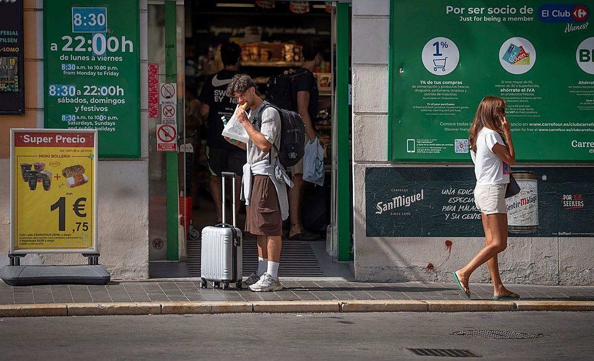 Proliferan los supermercados en el Centro de Málaga con el turista como objetivo – Diario Sur