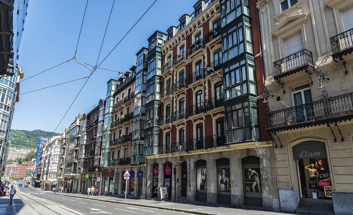 Las compraventas de vivienda caen un 4% en junio: ¿dónde se está frenando el mercado?