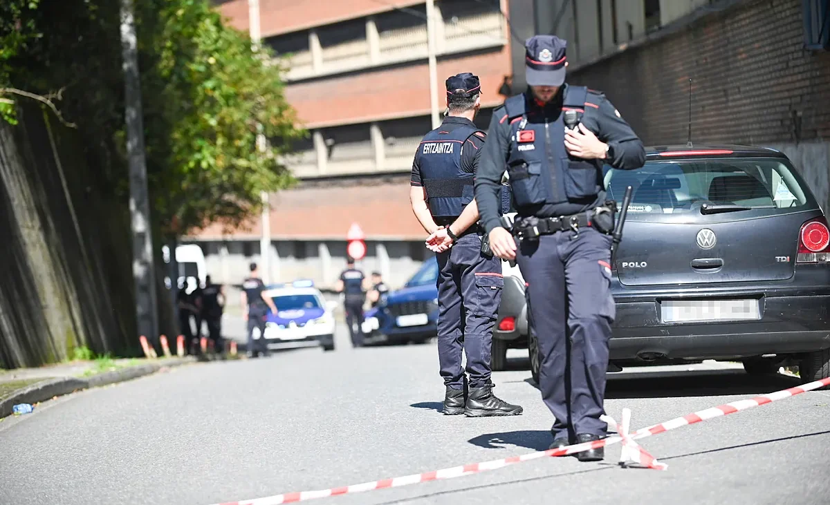 Identifican a 14 menores víctimas de agresiones sexuales por parte del responsable de una tienda de golosinas en San Sebastián – El Mundo