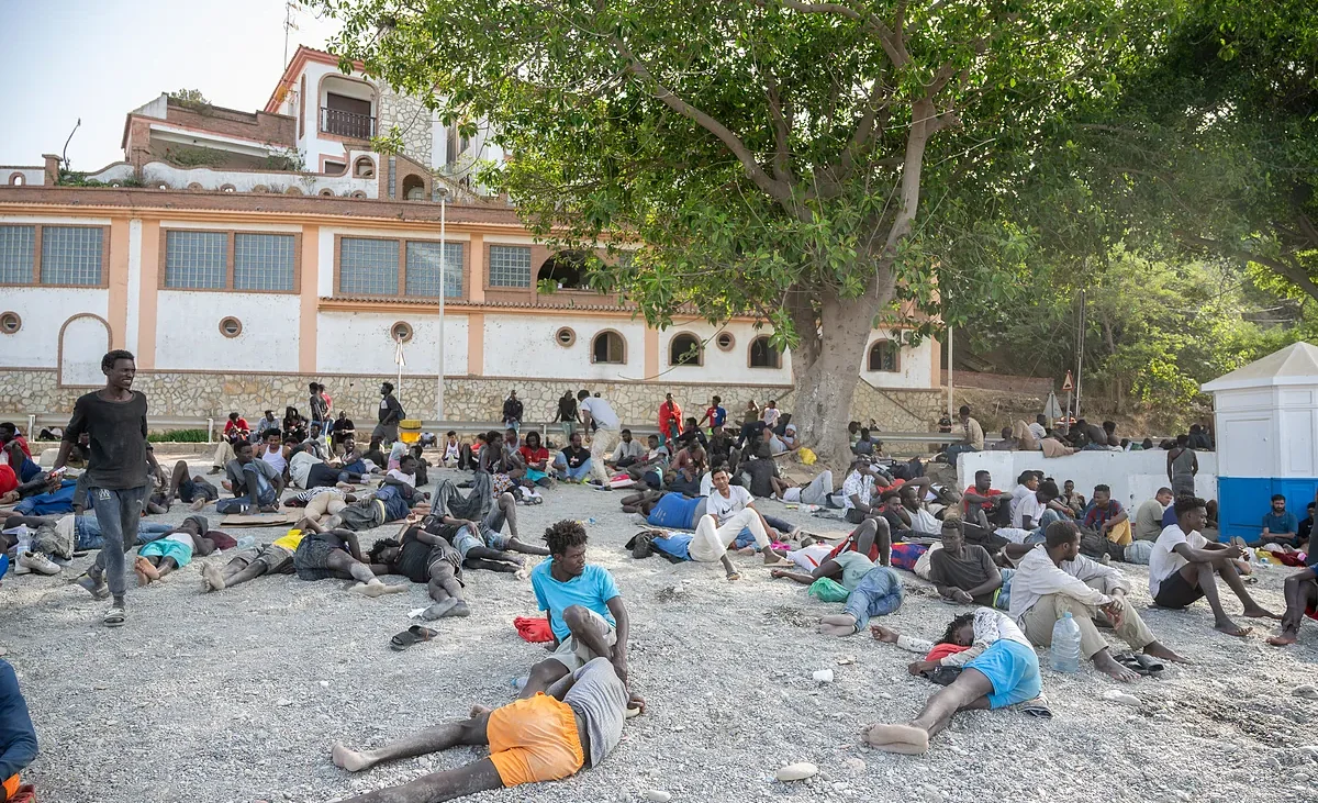 Los migrantes retratan la desidia de Marruecos ante la avalancha del jueves: «Había 3-4 gendarmes y sólo nos echaban hacia el mar»
