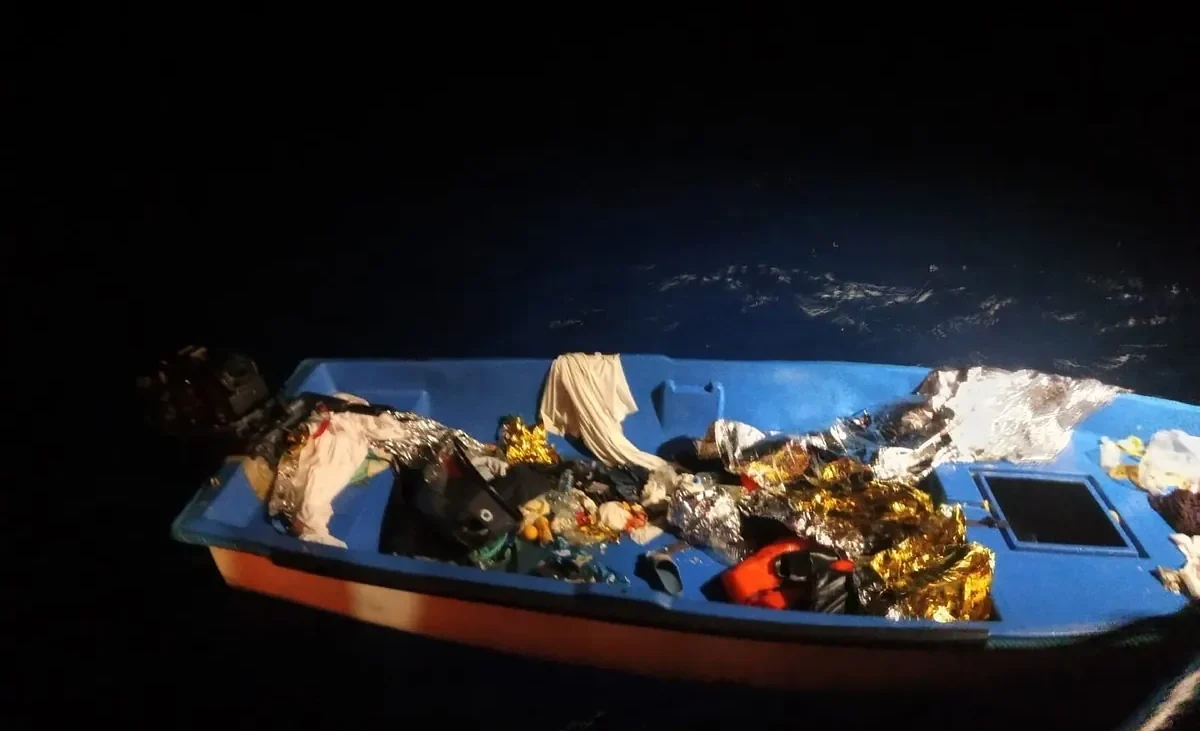 Mueren 17 personas tratando de llegar en una patera a las costas de Baleares tras 15 días a la deriva – El Mundo