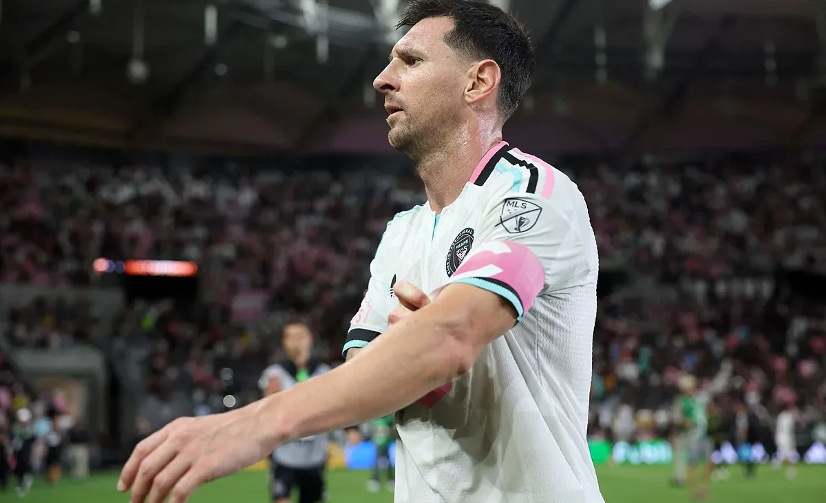 Ayuso anuncia que Messi ha donado 80.000 euros para la reconstrucción de la Sierra Oeste de Madrid tras los incendios – El Mundo