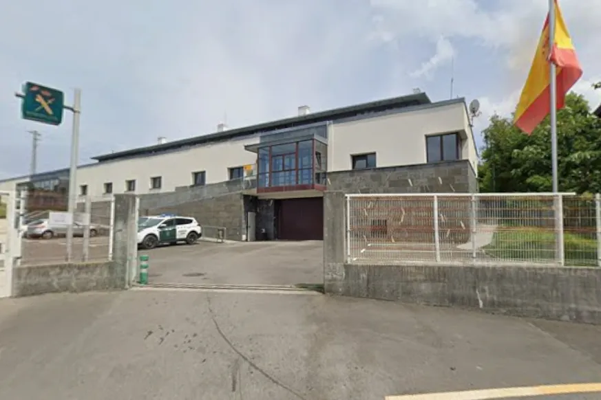 Una guardia civil muere tiroteada por su ex pareja en el cuartel de Llanes (Asturias) – El Mundo