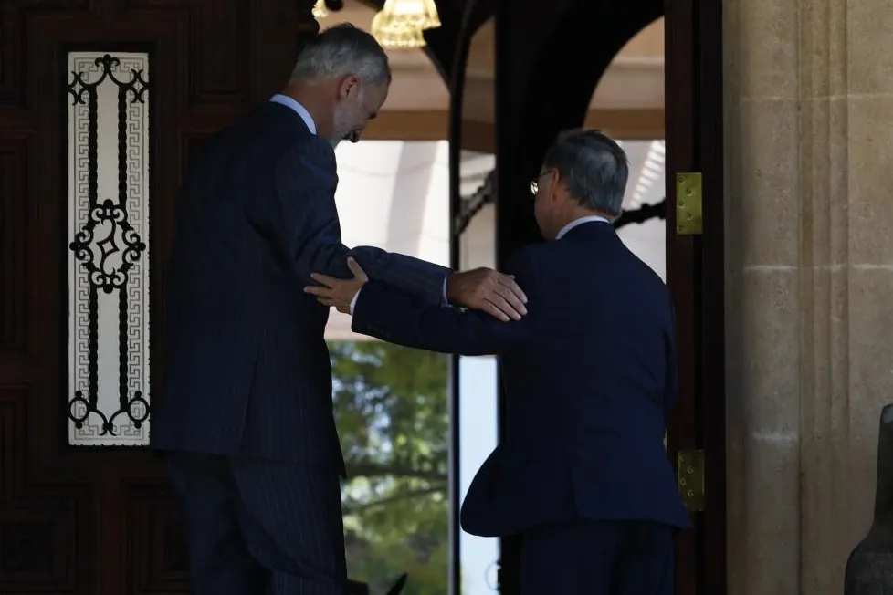 El Gobierno rehúye el refrendo necesario para que Felipe VI pueda cumplir su «compromiso» de visitar Ceuta