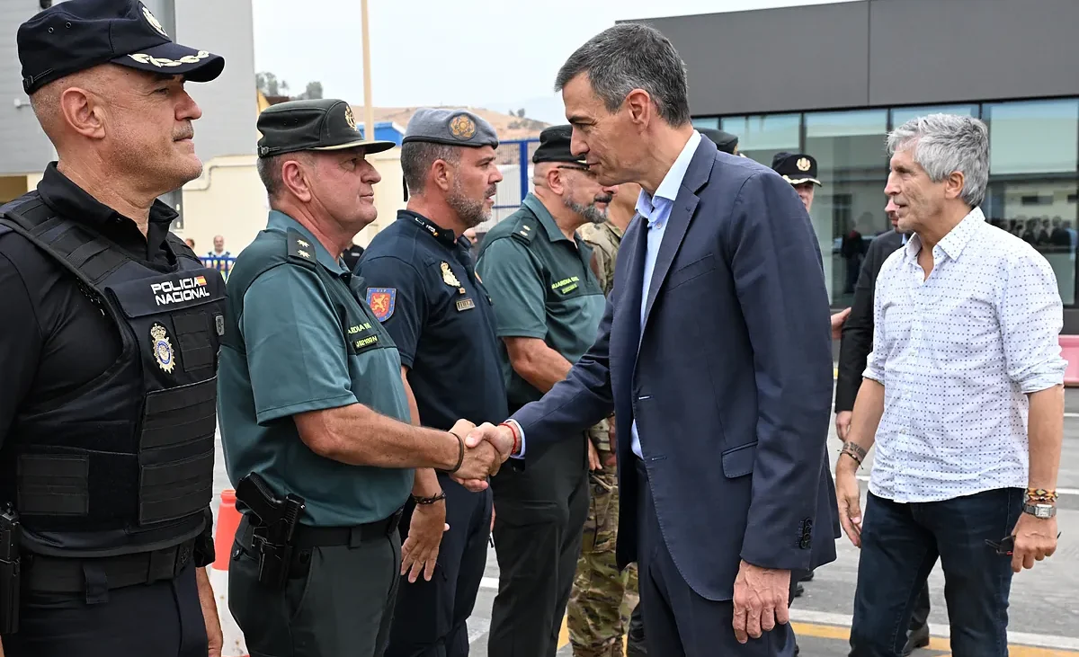 Italia alerta del riesgo de «una nueva ola migratoria» en Ceuta el 15 de agosto mientras el Gobierno de Sánchez «monitoriza» las redes y refuerza la presencia policial