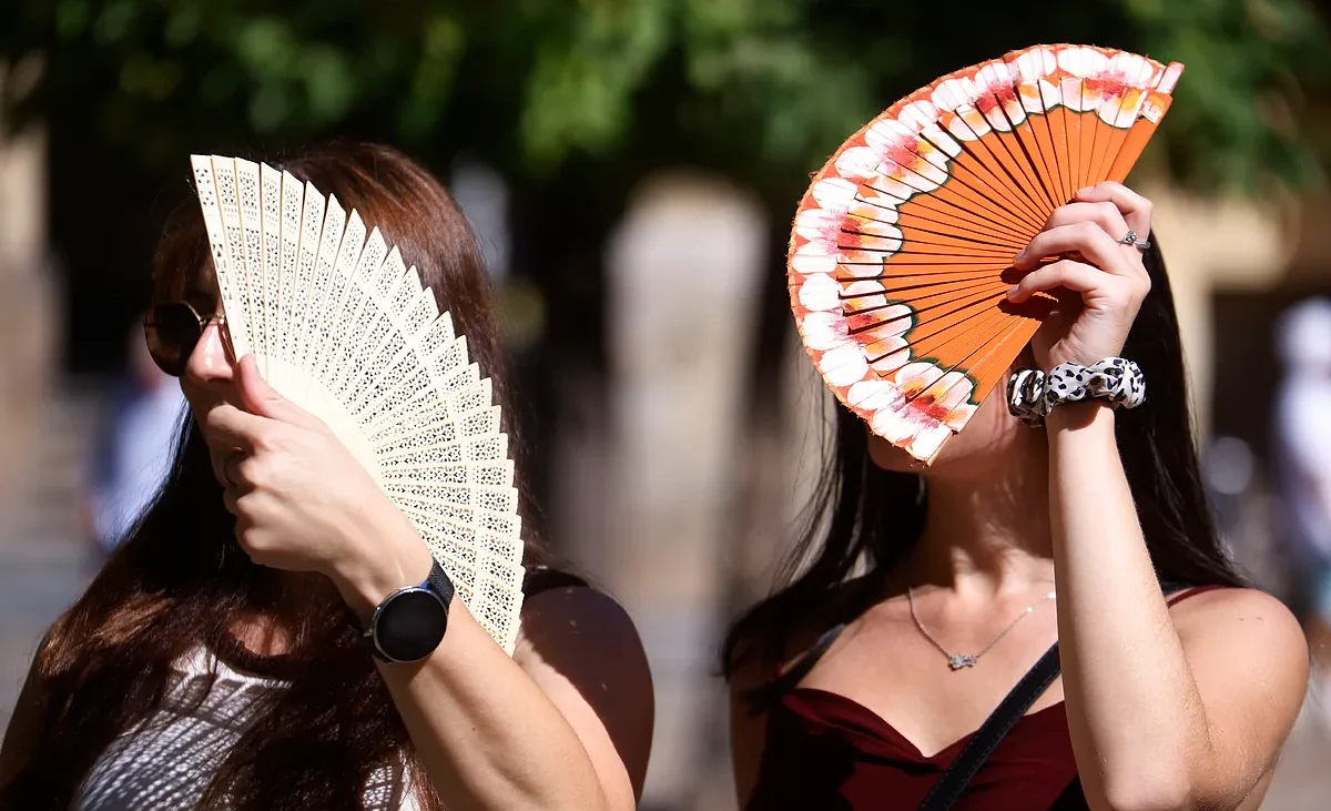 El calor y las lluvias mantienen en aviso a diez comunidades este lunes con tormentas en Valencia, el sudeste y Navarra – El Mundo