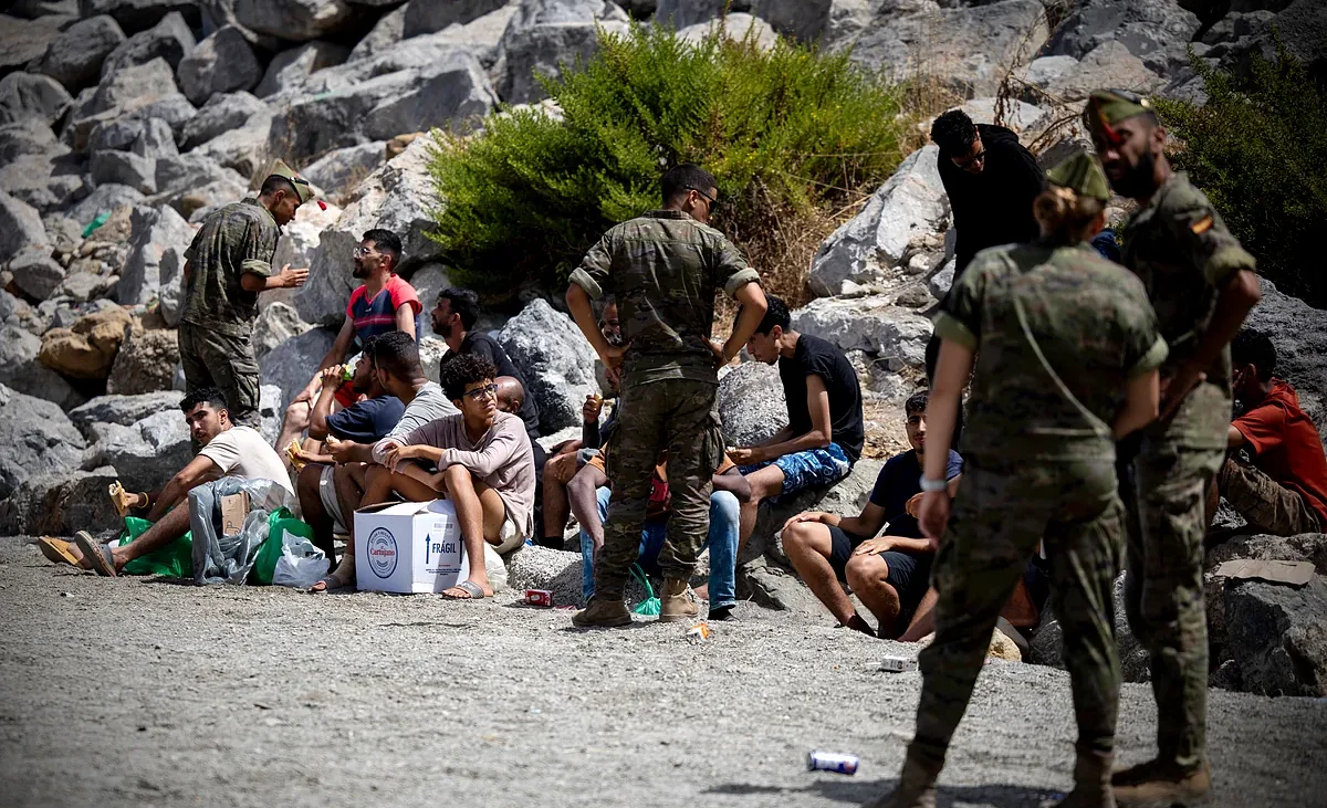 Defensa ordena cancelar los permisos a los militares en Ceuta a partir del 13 de agosto