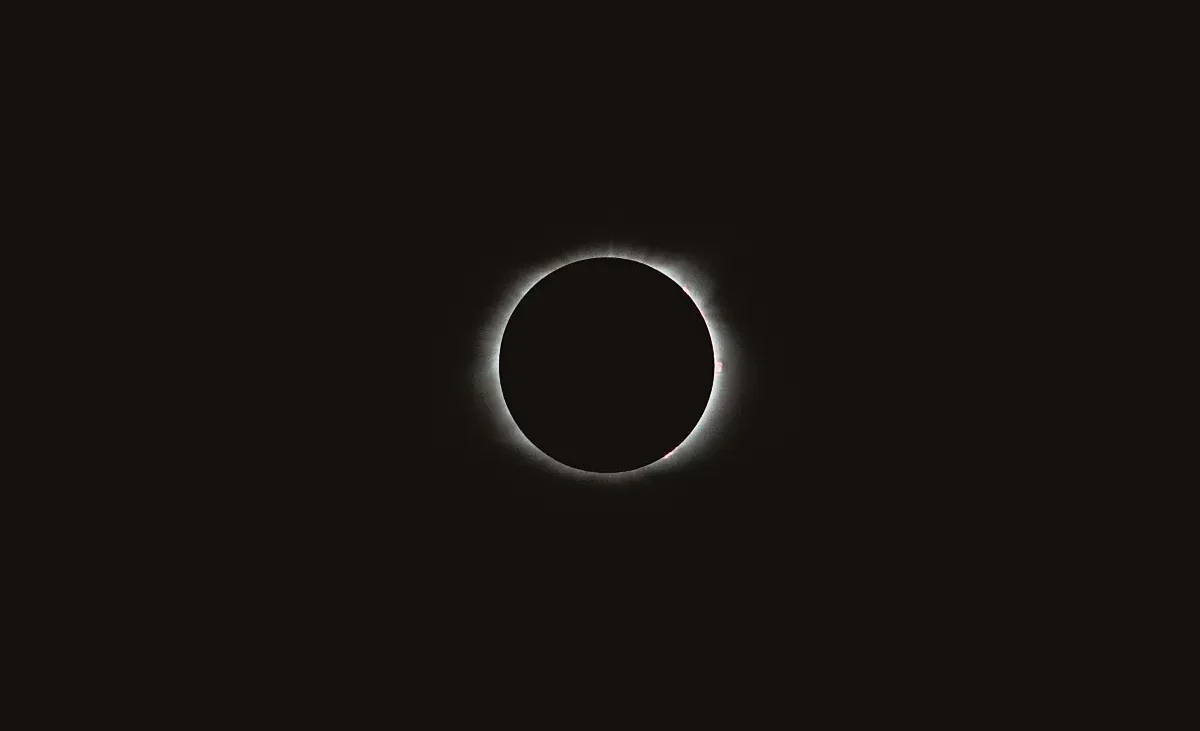 Dónde ver el eclipse 2026 en Asturias: los 4 mejores miradores, horarios y consejos – El Mundo