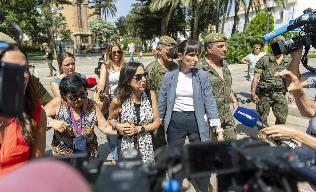 Margarita Robles no confirma si irá al Senado el 18 de agosto y advierte a Marruecos sin citarlo: «Ceuta y Melilla no se tocan»