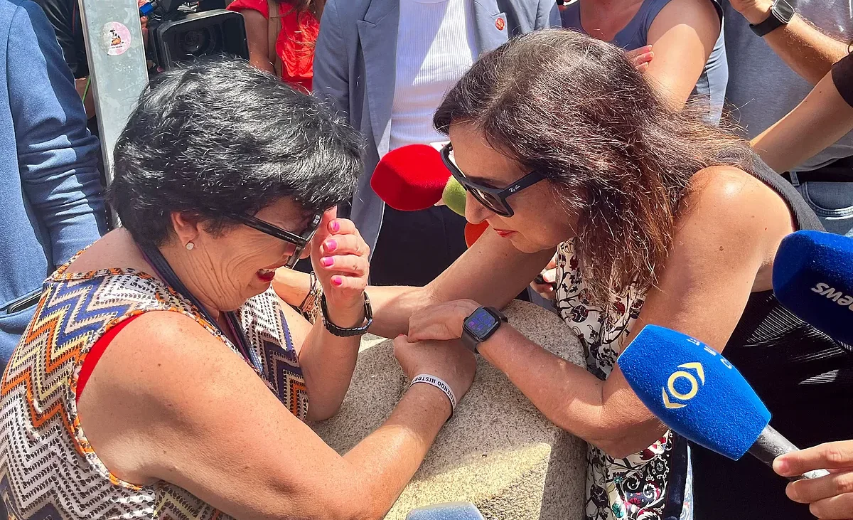 «Tengo mucho miedo»: la mujer que conmovió a Robles en su tenso recibimiento en Ceuta – El Mundo
