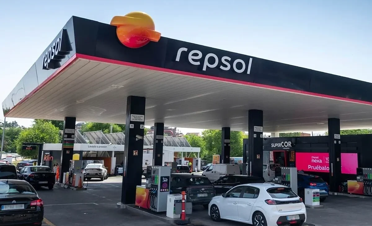 El gasóleo se dispara un 15,7% y activa la rebaja fiscal de 20 céntimos