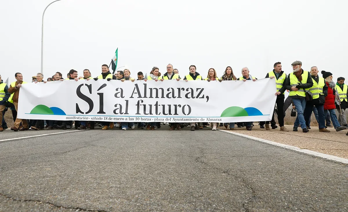 El Gobierno prorroga hasta 2030 la vida de la central nuclear de Almaraz y asegura ahora que protegerá el sistema eléctrico y garantizará el suministro