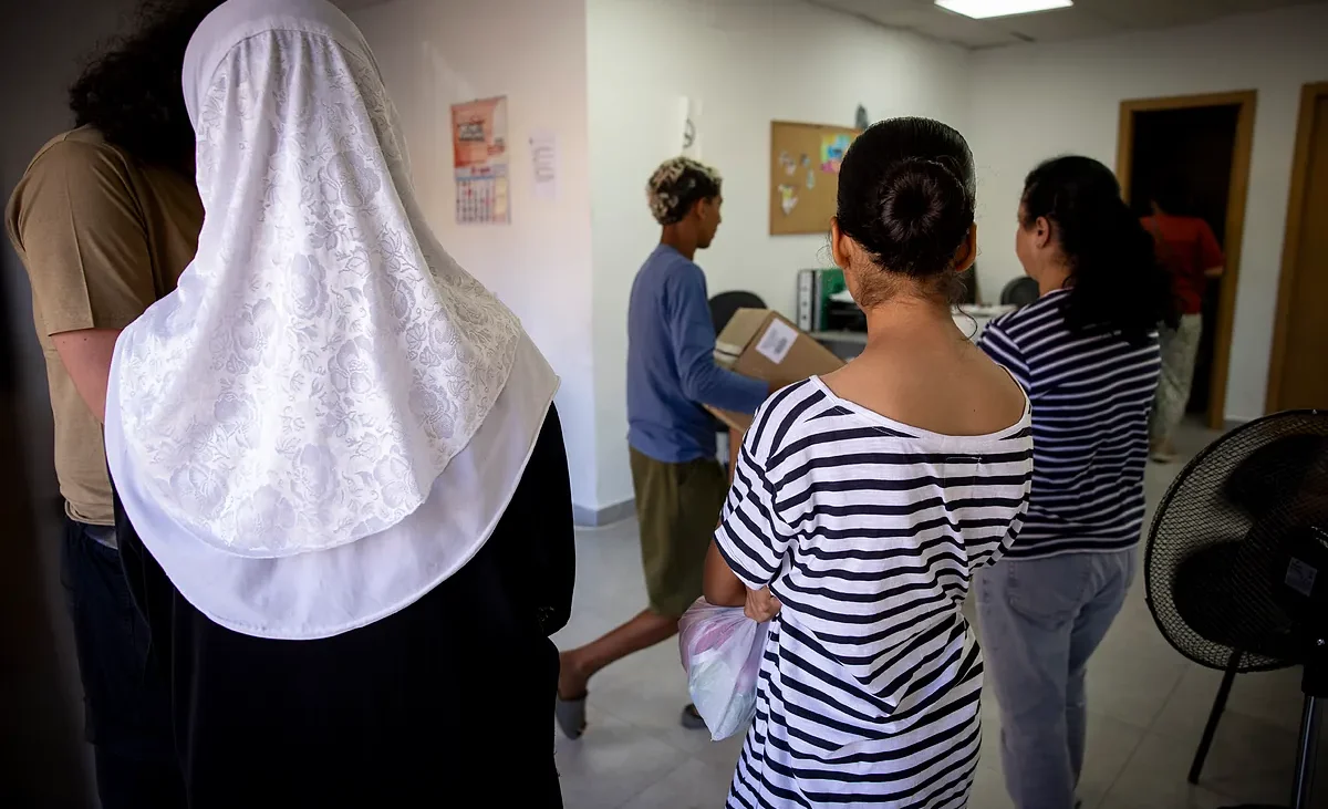 Diez agresiones sexuales entre migrantes y dos expulsados por radicalización islamista desde el 30J en Ceuta