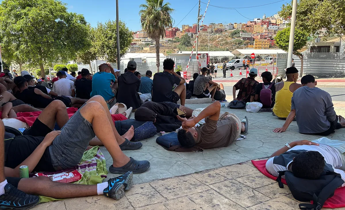Las voces de los barrios de Ceuta que «no son de izquierdas ni de derechas» alertan de que «los niños pierden así su infancia»