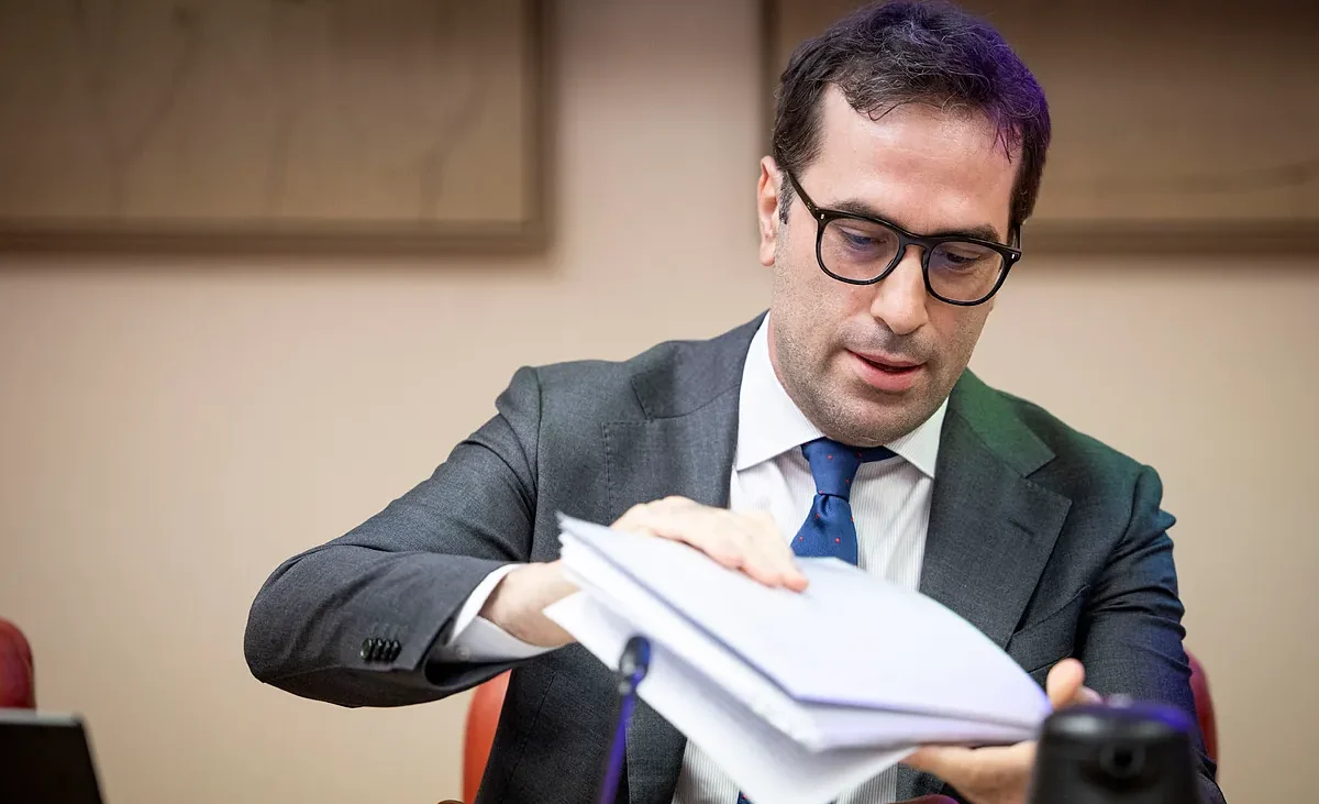 El vicepresidente Cuerpo viaja a Ceuta 25 días después de la crisis para trabajar en un plan de apoyo económico