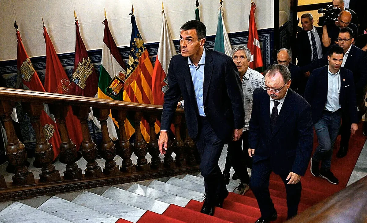 Sánchez prometió a Vivas que Marlaska se quedaría en Ceuta hasta «normalizar» la situación y se marchó en 24 horas
