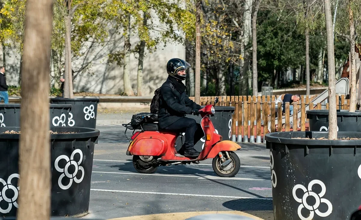 Ayuda de 600 euros en Barcelona para cambiar de moto: requisitos, fechas y pasos para solicitarla – El Mundo