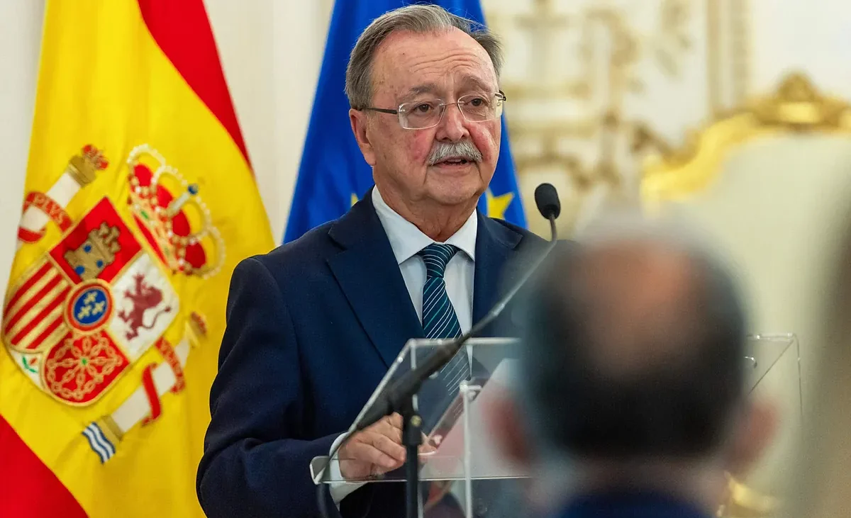 La Asamblea de Ceuta exige al Gobierno por unanimidad que actúe ya para «evitar el desastre»: «La ciudad ha perdido su forma de vida»