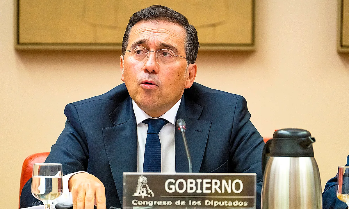 La «tibieza» con Marruecos también agrieta el discurso oficial: Albares culpa a los «bulos» y Robles dice que Rabat sabrá «lo que ha hecho y lo que no»
