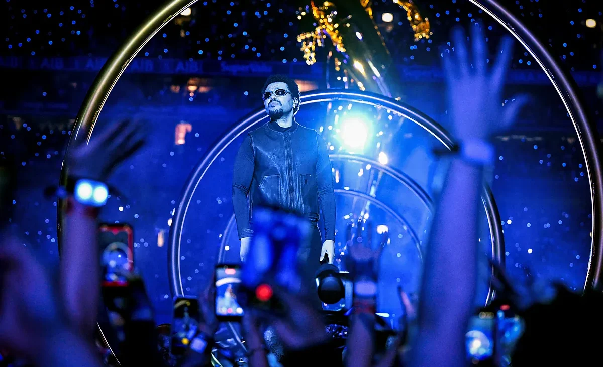 The Weeknd, la máquina imparable de hacer hits, se hace gigante durante su primer concierto en Madrid – El Mundo